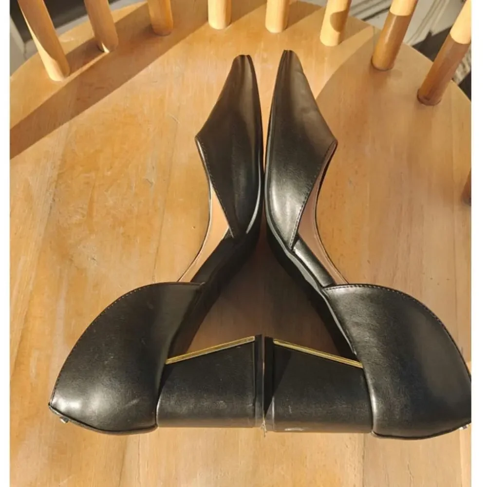 Black faux leather Pointed toe Pumps by jones NY sz 10